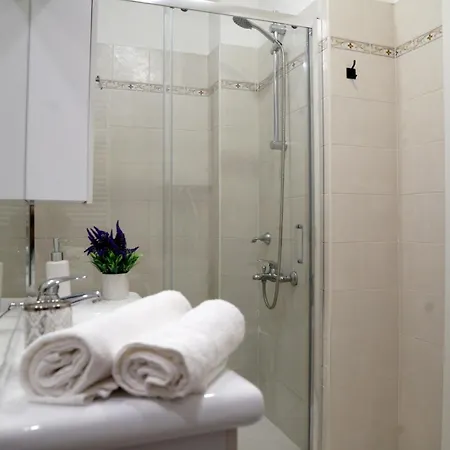 Casa Deluxe -50m Dal Mare- דירה אלסיו