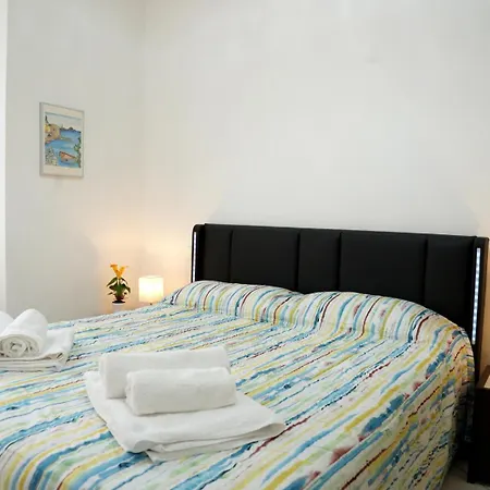 Apartment Casa Deluxe -50m Dal Mare- *