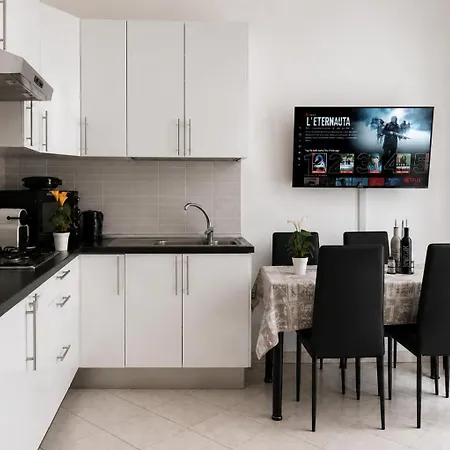 Apartment Casa Deluxe -50m Dal Mare- Alassio